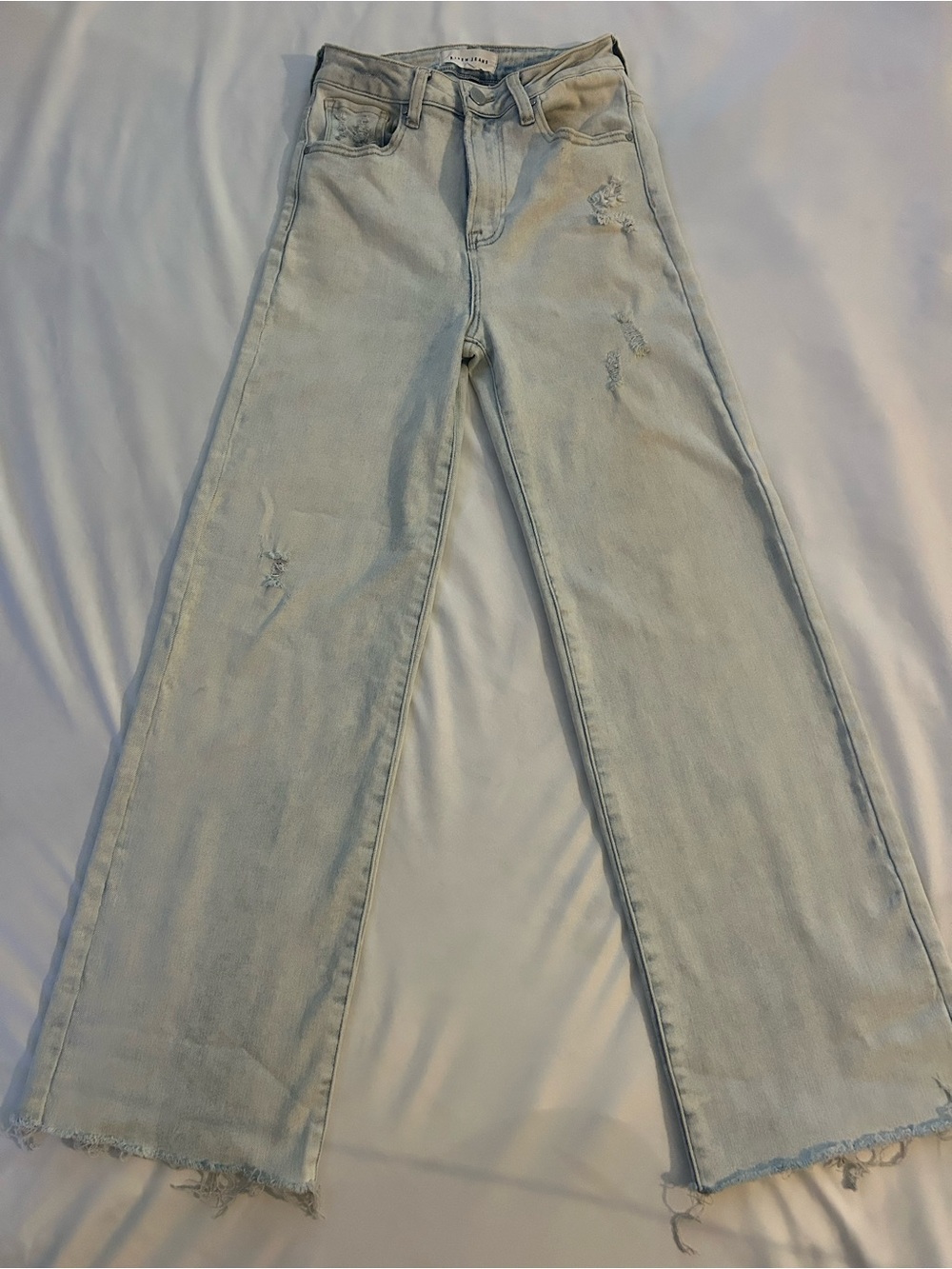 Light Wash Wide-Leg Distressed Women's Jeans